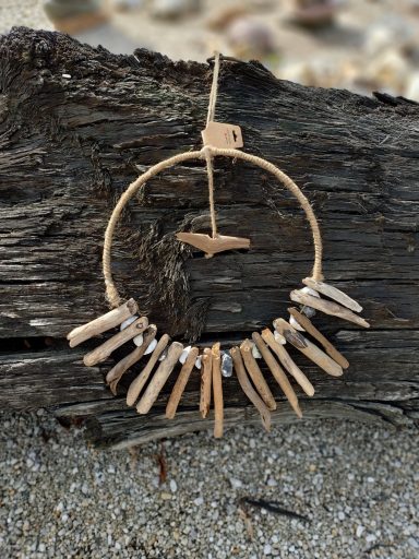 Traumfänger Kreisförmiger Schmuck aus Treibholz